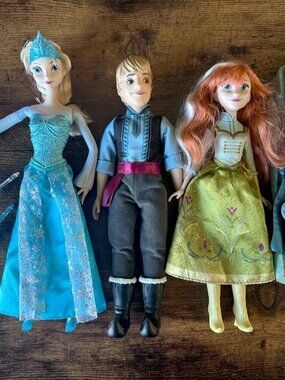 DISNEY'S FROZEN DOLL SET - ICE POWER ELSA ANNA AND KRISTOFF